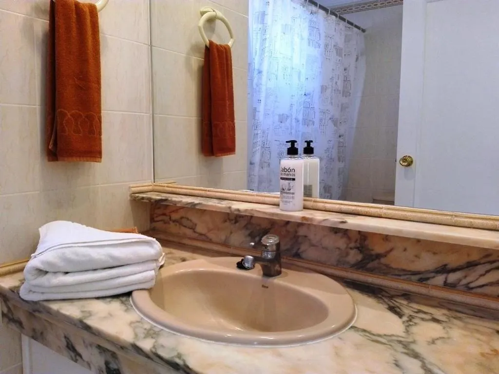 Golf Park, Golf Del Sur, Poolside First Floor Apartment San Miguel de Abona